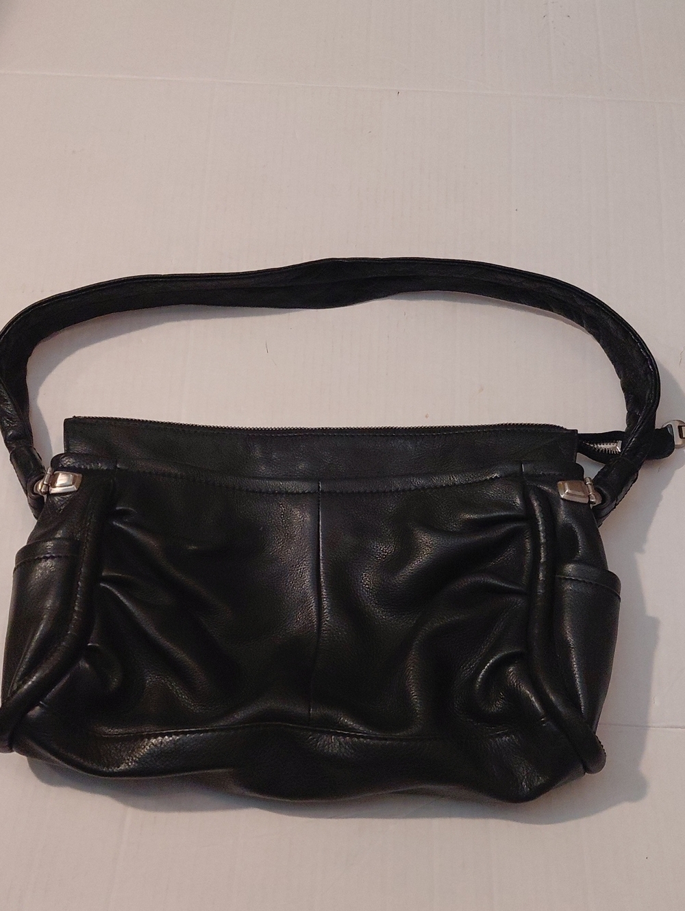 B. Makowsky Womens Classic Black 100% Leather Shoulder Bag Preowned Great Cond